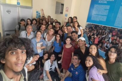 Trabajadores y el tiempo joven no muere