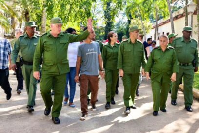 Recorre Díaz-Canel áreas afectadas por huracán en la Capital