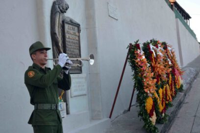 Santiago de Cuba recuerda su amanecer verde olivo