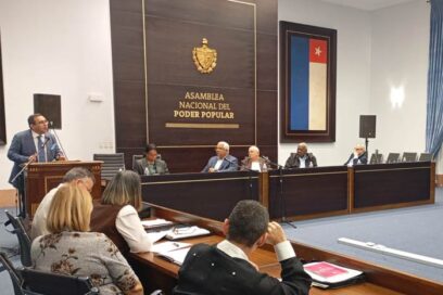 Debaten  proyectos de leyes sobre abogacía y notariado