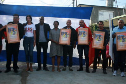 Constructores tuneros celebran  su Día a pie de obra