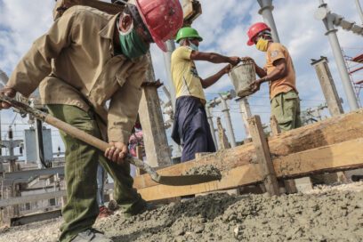 A las puertas del día del constructor