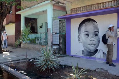Rostros de niños se adueñan del paisaje urbano. Fotorreportaje