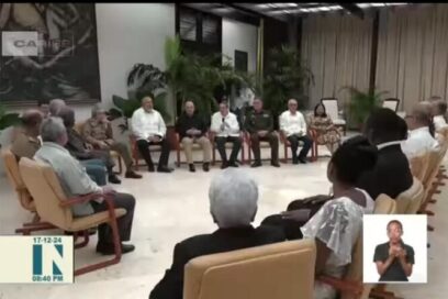 Dialogan Raúl y Díaz-Canel con los Cinco héroes de Cuba