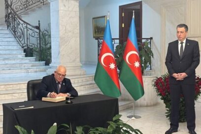 Embajador cubano expresa condolencias en misión azerbaiyana