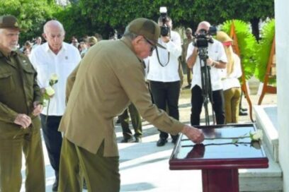 Presidieron Raúl Castro y Díaz-Canel homenaje a Comandante Camacho (+Video)