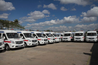 Entran 15 vehículos nuevos para ambulancias en La Habana