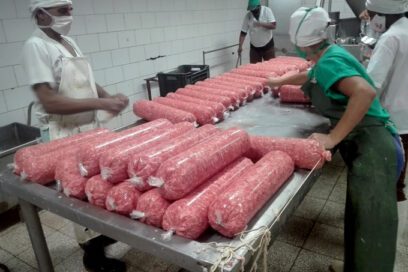 Celebran en Granma jornada por Día del Trabajador de la Industria Alimentaria