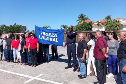 Bandera Proeza Laboral para colectivos de las FAR y el Minint