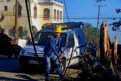 Homenaje a trabajadores de las comunicaciones