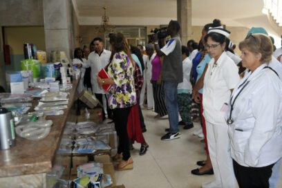 Manos solidarias con Cuba