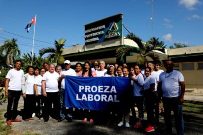 Recibe el Centro Meteorológico de Granma la bandera de Proeza Laboral