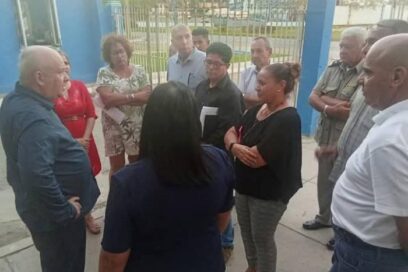 Recorre vice primer ministro nueva planta de tratamiento de envíos internacionales