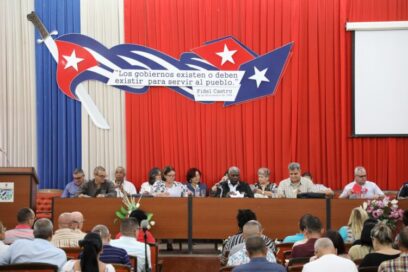 Presidió Esteban Lazo encuentro resumen de la visita parlamentaria a Cienfuegos