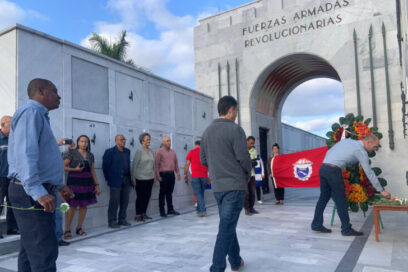 Rinden homenaje a la memoria del líder obrero Lázaro Peña