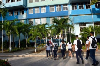 Incorporan estudiantes a la asistencia médica en Holguín