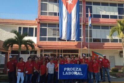 Recibe Filial Copextel Granma bandera Proeza Laboral