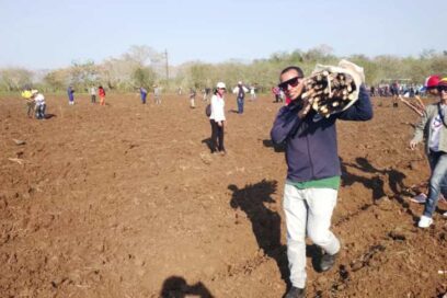 Antes de las plazas al campo por el Primero de Mayo