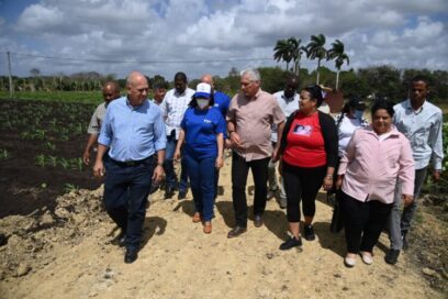 Recorre Presidente cubano comunidades y entidades socioeconómicas en Villa Clara
