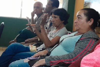 Holmeca: sin asambleas mecánicas