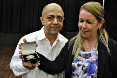 Condecorado Hotel Trip Habana Libre con el sello 85 aniversario de la CTC