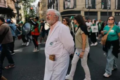 Centrales sindicales organizan manifestaciones en Argentina