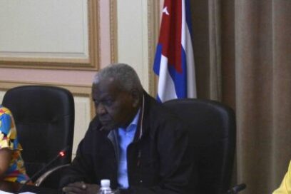 Encabezó Esteban Lazo reunión con presidentes de las asambleas municipales del Poder Popular