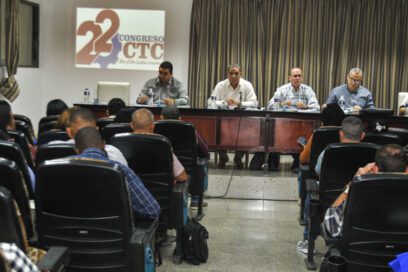 Cumplir con los planes de producción, una tarea pendiente