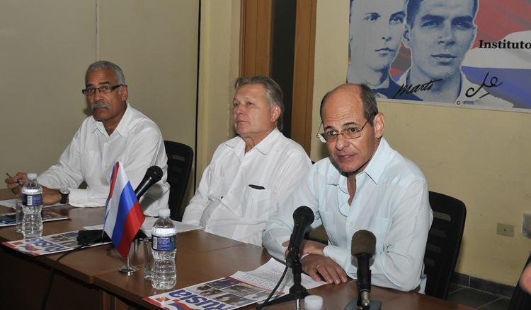 Embajador Rogelio Sierra Díaz, rector del Instituto Superior de Relaciones Internacionales (Isri) y , Víctor Koronelli, Embajador de la Federación Rusa en Cuba.