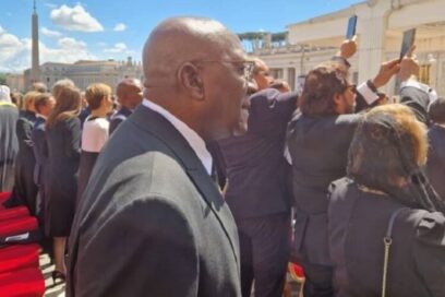 Salvador Valdés Mesa en funeral del Papa Francisco