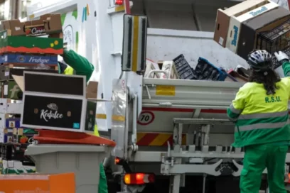 Trabajadores de recogida de basuras de Madrid continúan huelga por derechos