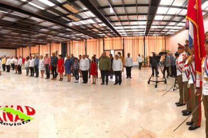 Asiste Presidente cubano a acto de condecoraciones de la ANAP