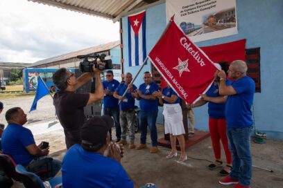 Abanderan en Camagüey ferroviarios destacados