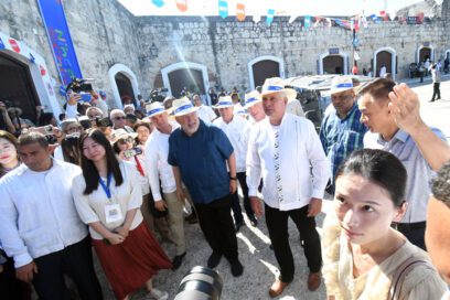 Recorre Díaz-Canel la Feria Internacional de Turismo (+ fotos)