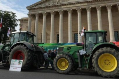 Agricultores franceses exigen mejoras en su sector frente al Parlamento