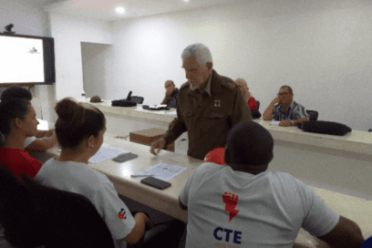 Ramiro Valdés insta a agilizar la terminación de la base de supertanqueros