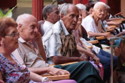 Población de Cuba decrece y envejece a ritmo acelerado