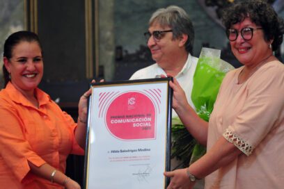 Entregan Premio Nacional de Comunicación Social 2025 a Hilda Saladrigas