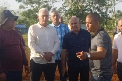 Intercambia Díaz-Canel con productores de Mayabeque