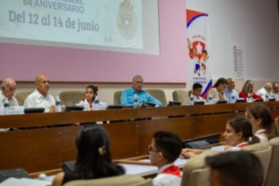 Asiste Díaz-Canel a clausura de la asamblea pioneril