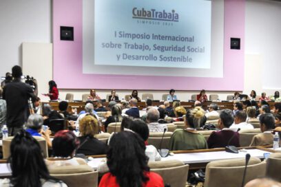 Sesiona foro sobre trabajo y seguridad social