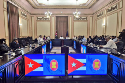 Intercambió Lazo con diplomáticos de Asia y Oceanía