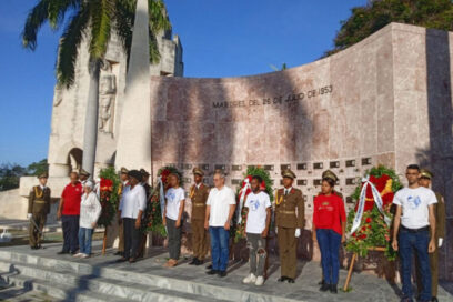 En Santiago de Cuba, homenaje a los mártires de la Revolución ( + Fotos)
