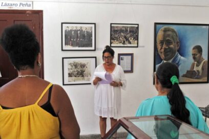 Impronta de Erik en la sala permanente dedicada a Lázaro Peña