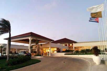 Reverdece el Meliá Costa Rey con el empeño de sus trabajadores 