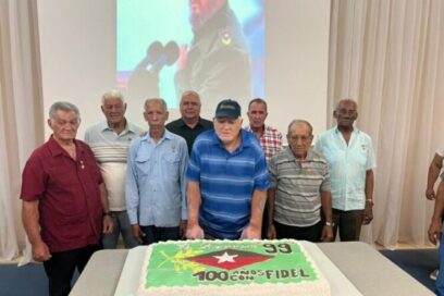 Agasajo en colectivos matanceros por los 99 de Fidel
