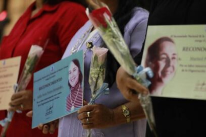 Condecoración a mujeres con méritos extraordinarios (+ video)