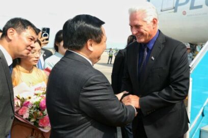 Presidente Díaz-Canel llega a Vietnam (+video)