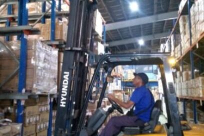 Celebran aniversario en Comercializadora de Medicamentos Santiago de Cuba