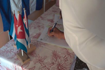 Por la segunda patria